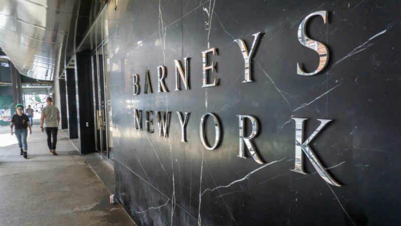 Barneys assina pedido de falência