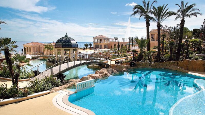 Monte-carlo bay hotel & resort ganha prêmio de melhor piscina da europa