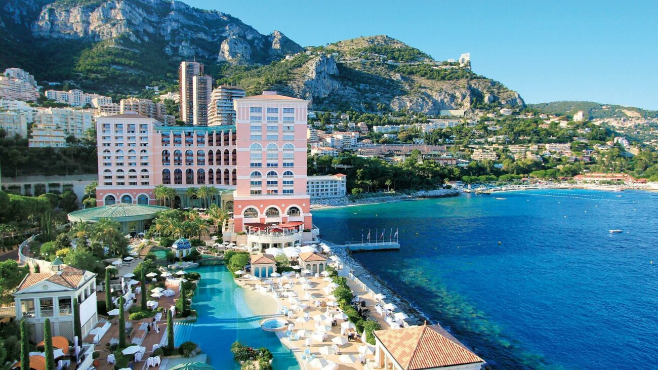 Monte-carlo bay hotel & resort ganha prêmio de melhor piscina da europa