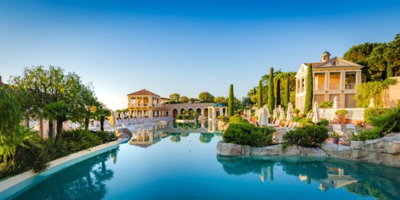 Monte-carlo bay hotel & resort ganha prêmio de melhor piscina da europa