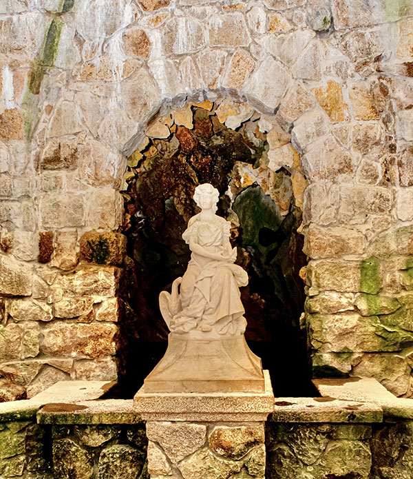 Quinta da regaleira: o belo e enigmático monumento de sintra
