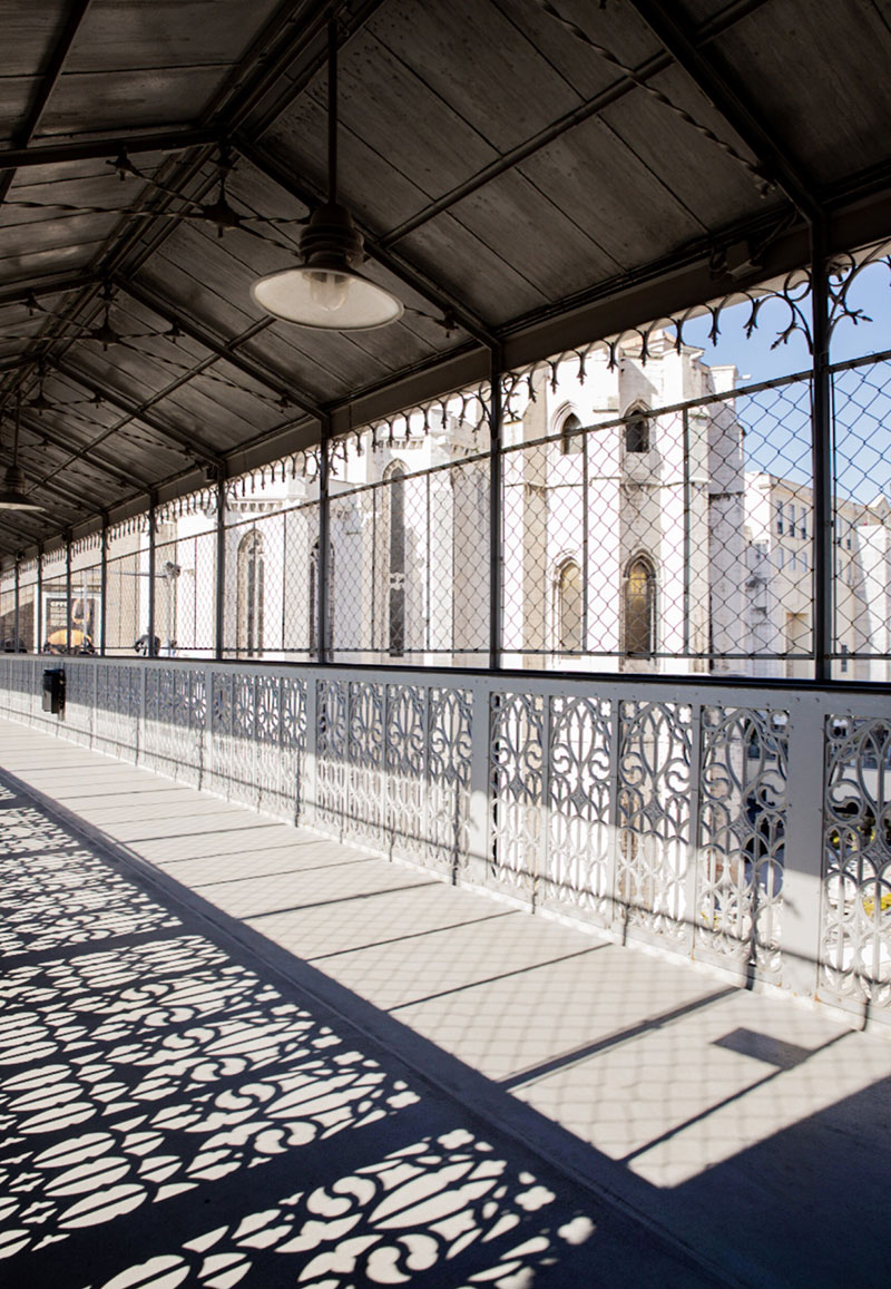 Elevador de santa justa, uma das experiências mais autênticas de lisboa