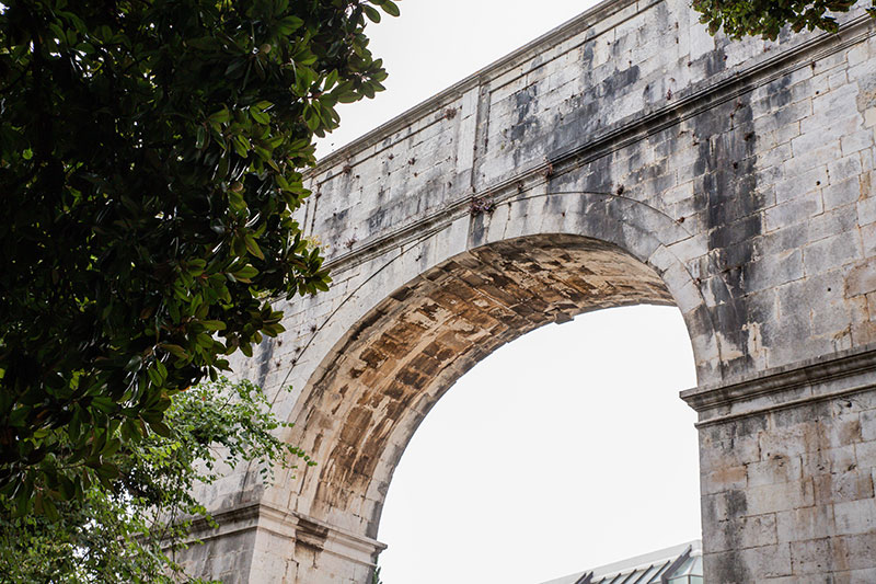 Aqueduto das Águas livres: uma grande obra da engenharia que marca a paisagem de lisboa